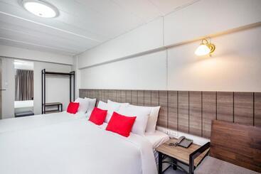 Livotel Express Hotel Ramkhamhaeng 50 Bangkok   No Parking