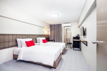 Livotel Express Hotel Ramkhamhaeng 50 Bangkok   No Parking