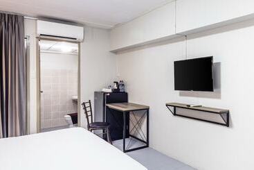 Livotel Express Hotel Ramkhamhaeng 50 Bangkok   No Parking