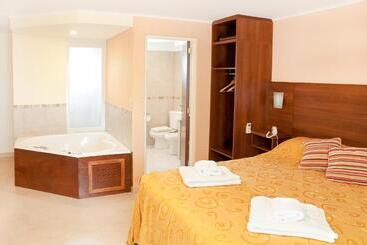 Oasis Apart Spa