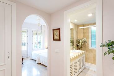 3 Bdrs Apartm With Private Terraces & Communal Swimming Pool In Estepona Benamara Ii