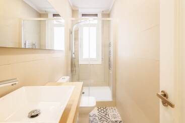 Apartamento Reformado Con Encanto By Theurbanhosts