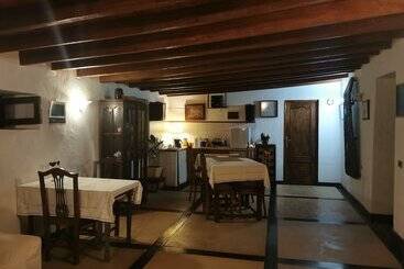 تختخواب و صبحانه Villa Cecilio