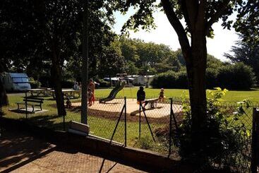 هتل Camping Moulin Du Roy