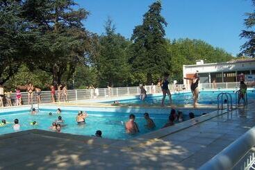 هتل Camping Moulin Du Roy