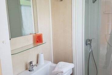 هتل Camping Moulin Du Roy