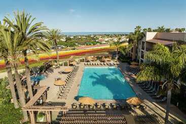 هتل The Cassara Carlsbad, Tapestry Collection By Hilton