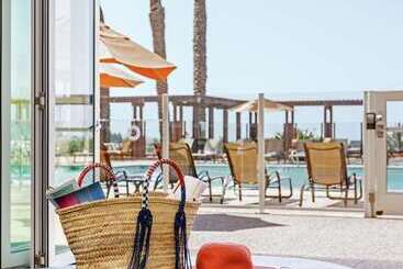 هتل The Cassara Carlsbad, Tapestry Collection By Hilton