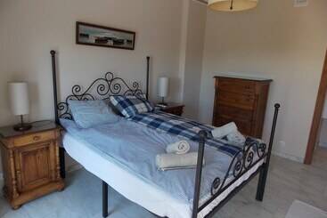 Spacious Townhouse Near Beaches & Golf