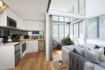 Studio Reuss   A City Retreat
