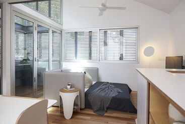 Studio Reuss   A City Retreat