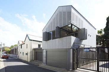 Studio Reuss   A City Retreat