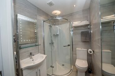 The James Suites