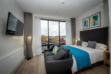 The James Suites
