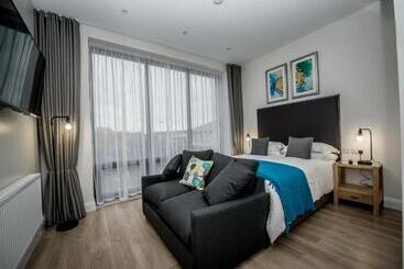 The James Suites