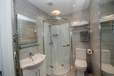 The James Suites