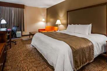 هتل Best Western Plus Wichita West Airport Inn
