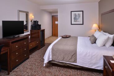 هتل Best Western Plus Wichita West Airport Inn