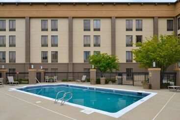 هتل Best Western Plus Wichita West Airport Inn