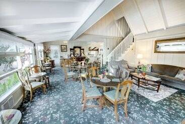 هتل Carmel Green Lantern Inn