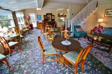 هتل Carmel Green Lantern Inn