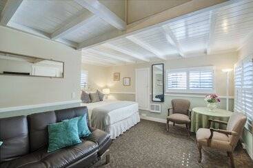 هتل Carmel Green Lantern Inn