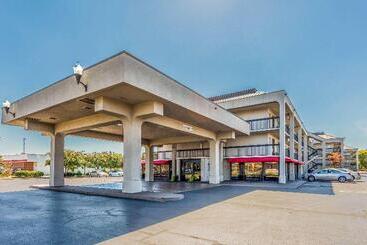 هتل Clarion Pointe Huntsville Research Park