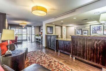 هتل Clarion Pointe Huntsville Research Park