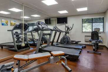 هتل Comfort Inn Near Greenfield Village