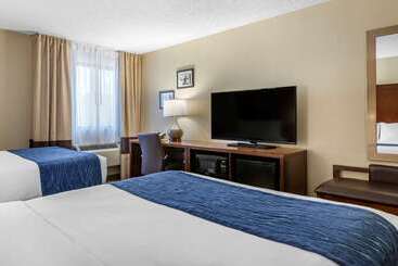 هتل Comfort Inn Near Greenfield Village