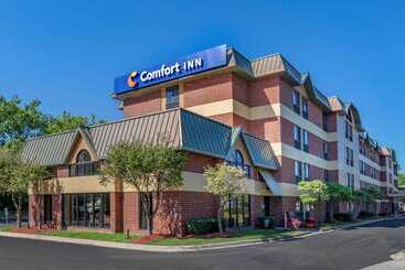 هتل Comfort Inn Near Greenfield Village
