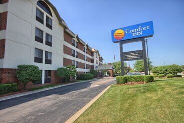 هتل Comfort Inn Near Greenfield Village