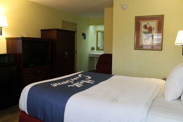 בית מלון כפרי Days Inn By Wyndham Marianna