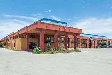 هتل Days Inn By Wyndham Midland