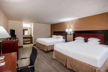 هتل Days Inn & Suites By Wyndham Tyler