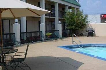 هتل Econo Lodge
