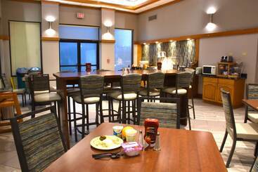 Greenstay Hotel & Suites Central