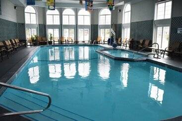 هتل Hamilton Inn Select Beachfront Mackinaw City