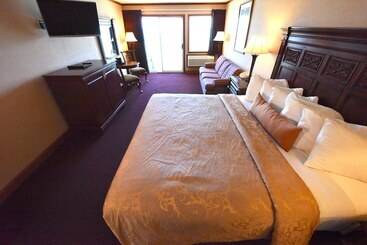 هتل Hamilton Inn Select Beachfront Mackinaw City