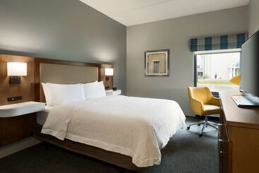 هتل Hampton Inn Appletonfox River Mall Area