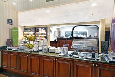 هتل Hampton Inn Athens