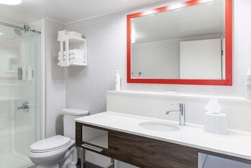 هتل Hampton Inn Athens