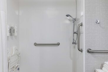 هتل Hampton Inn Athens