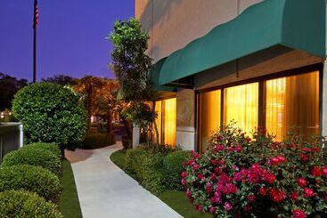 هتل Hampton Inn Austin/airport Area South
