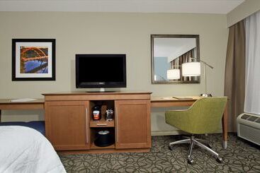 هتل Hampton Inn Austin/airport Area South