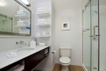 هتل Hampton Inn Austin/airport Area South