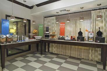 هتل Hampton Inn Austin/airport Area South