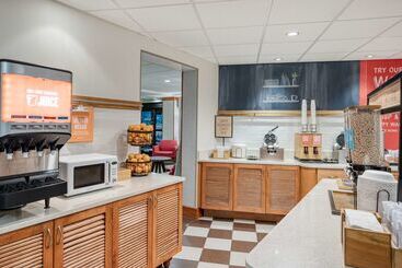 هتل Hampton Inn Baltimore/white Marsh