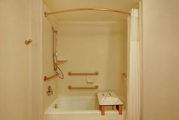 هتل Hampton Inn Beckley