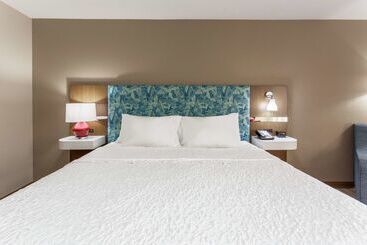 هتل Hampton Inn Biloxi Ocean Springs